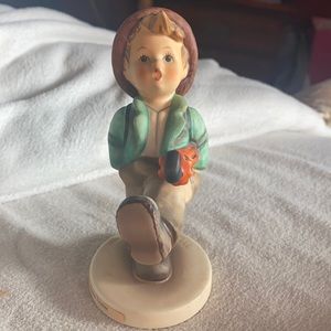 Hummel Figurine #79 the “Globe Trotter” Boy with basket and umbrella